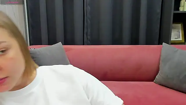 Snapshot of TataArdent chatting on February 21, 2025, 8:27 pm TataArdent online show from February 21, 2025, 8:27 pm