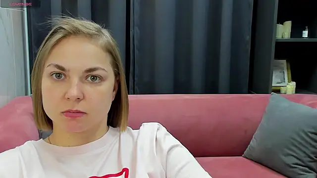 Snapshot of TataArdent chatting on March 3, 2025, 8:11 pm TataArdent online show from March 3, 2025, 8:11 pm