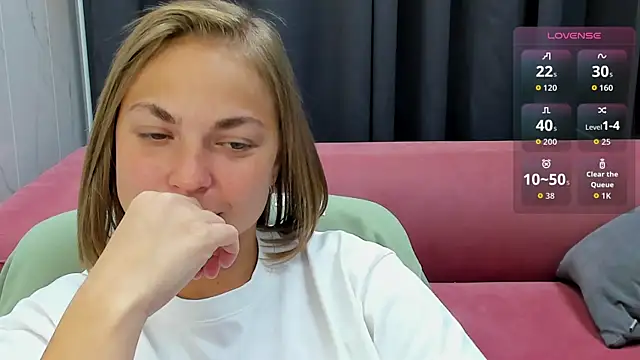 Snapshot of TataArdent chatting on October 3, 2025, 8:39 pm TataArdent online show from October 3, 2025, 8:39 pm