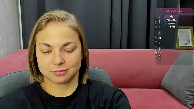 Snapshot of TataArdent chatting on November 11, 2025, 8:20 pm TataArdent online show from November 11, 2025, 8:20 pm