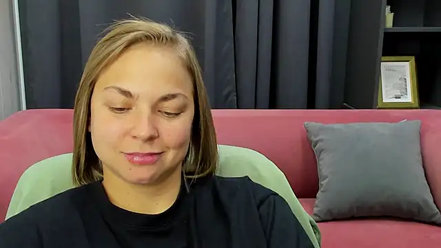 Snapshot of TataArdent chatting on November 25, 2025, 8:20 pm TataArdent online show from November 25, 2025, 8:20 pm