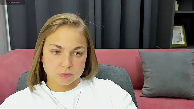 Snapshot of TataArdent chatting on December 5, 2025, 8:05 pm TataArdent online show from December 5, 2025, 8:05 pm