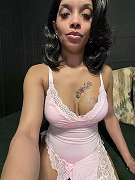 Rakiyahcharms online show from June 6, 2026, 1:16 pm