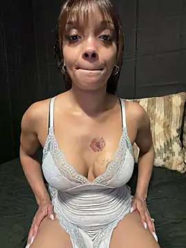 Rakiyahcharms online show from June 19, 2026, 7:06 pm