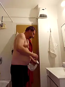 Snapshot of Miki20677 chatting on February 17, 2025, 5:32 pm Miki20677 online show from February 17, 2025, 5:32 pm