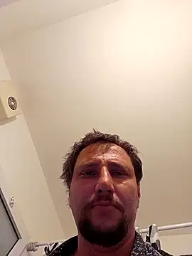 Snapshot of Miki20677 chatting on March 17, 2025, 5:05 pm Miki20677 online show from March 17, 2025, 5:05 pm