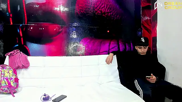 AmazingPartys online show from February 8, 2026, 1:47 pm