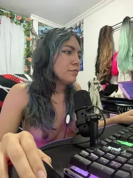 Snapshot of VaioletUwU chatting on March 9, 2026, 3:21 am VaioletUwU online show from March 9, 2026, 3:21 am