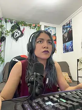 Snapshot of VaioletUwU chatting on March 10, 2026, 1:54 am VaioletUwU online show from March 10, 2026, 1:54 am