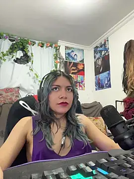 Snapshot of VaioletUwU chatting on March 15, 2026, 5:13 am VaioletUwU online show from March 15, 2026, 5:13 am