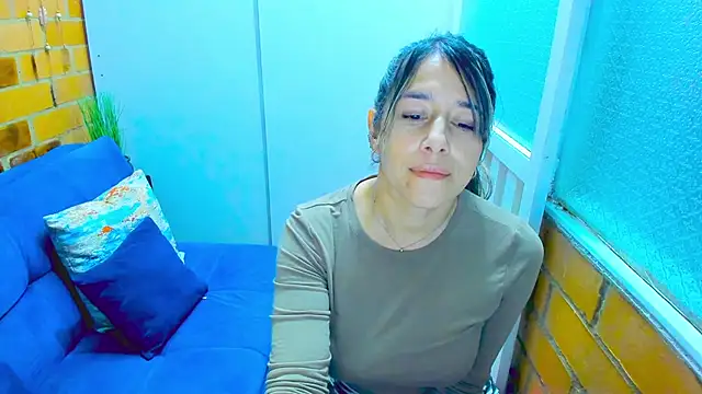 Snapshot of Penelope47 chatting on January 11, 2025, 9:04 pm Penelope47 online show from January 11, 2025, 9:04 pm