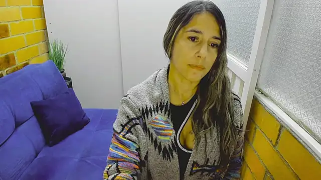 Snapshot of Penelope47 chatting on March 8, 2025, 8:14 pm Penelope47 online show from March 8, 2025, 8:14 pm