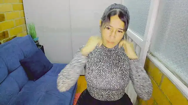 Snapshot of Penelope47 chatting on March 21, 2025, 7:24 pm Penelope47 online show from March 21, 2025, 7:24 pm