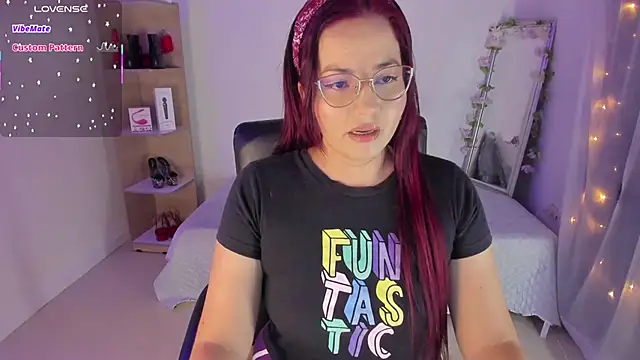 Snapshot of anastasia_bee chatting on March 4, 2025, 12:55 pm anastasia bee online show from March 4, 2025, 12:55 pm