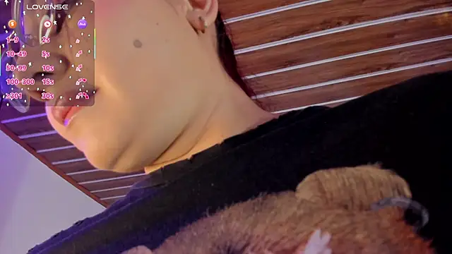 Snapshot of anastasia_bee chatting on March 11, 2025, 11:44 am anastasia bee online show from March 11, 2025, 11:44 am