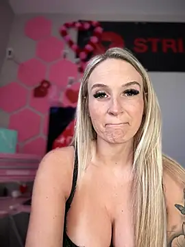 Snapshot of _Rapunzel_ chatting on February 8, 2025, 9:04 pm Rapunzel online show from February 8, 2025, 9:04 pm