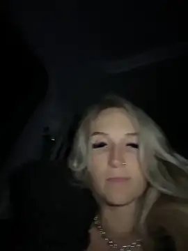 Snapshot of _Rapunzel_ chatting on March 8, 2025, 8:35 pm Rapunzel online show from March 8, 2025, 8:35 pm