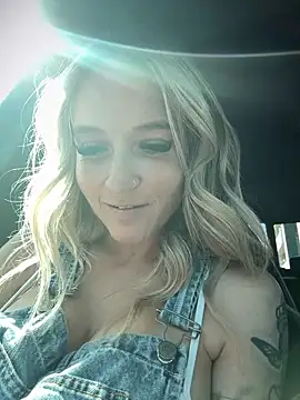 Snapshot of _Rapunzel_ chatting on September 22, 2025, 9:39 pm Rapunzel online show from September 22, 2025, 9:39 pm