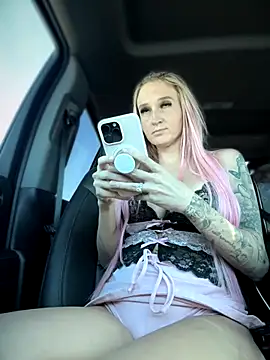 Snapshot of _Rapunzel_ chatting on October 14, 2025, 9:37 pm Rapunzel online show from October 14, 2025, 9:37 pm