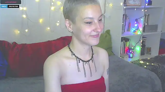 Snapshot of MartaBounty chatting on August 7, 2026, 9:17 pm MartaBounty online show from August 7, 2026, 9:17 pm