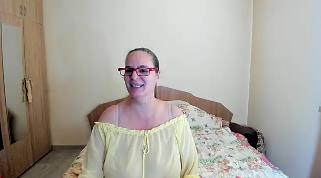 Snapshot of HardWildNipples chatting on March 3, 2025, 10:28 am HardWildNipples online show from March 3, 2025, 10:28 am