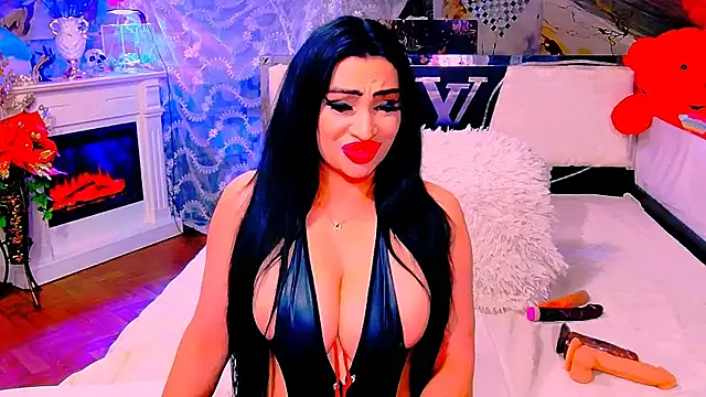 AmyraSunris online show from July 13, 2026, 9:28 pm