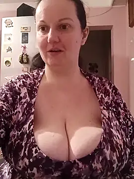 BustyLadyAlma online show from February 4, 2026, 6:19 am