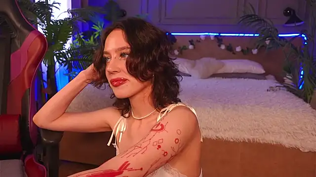 Snapshot of Devilinee chatting on September 18, 2025, 6:48 am Devilinee online show from September 18, 2025, 6:48 am