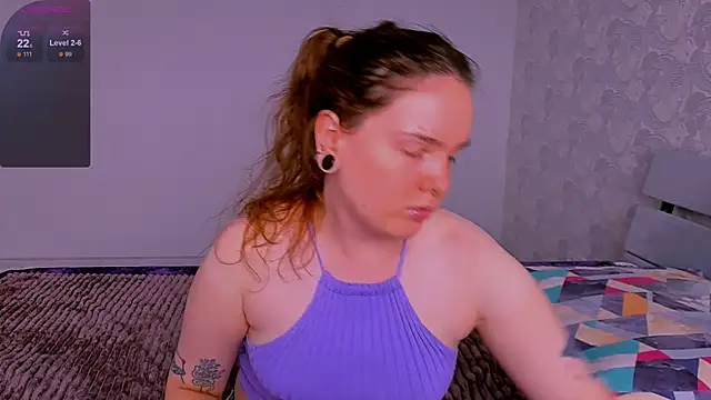 Janie JJ Curvie online show from June 28, 2026, 4:51 am