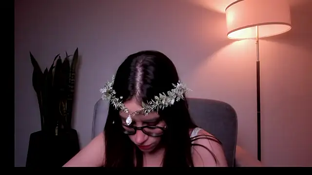 Snapshot of HazelKush chatting on June 25, 2026, 8:57 pm HazelKush online show from June 25, 2026, 8:57 pm