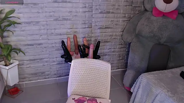 TinnaCobb online show from October 14, 2025, 4:30 pm