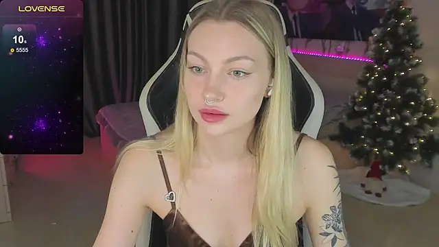 Snapshot of BiMolly chatting on January 29, 2025, 7:00 pm BiMolly online show from January 29, 2025, 7:00 pm