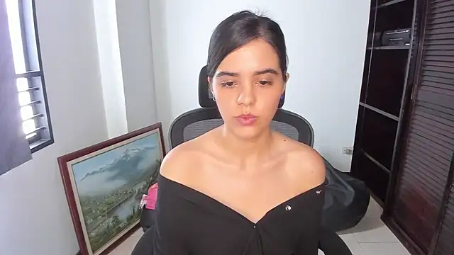 mia collins x online show from December 3, 2025, 7:34 pm