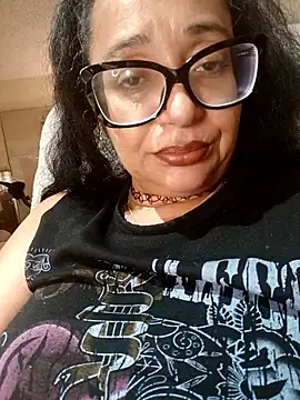 PichyPrettyPussy online show from October 3, 2025, 7:00 pm