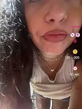 PichyPrettyPussy online show from May 7, 2026, 7:19 pm