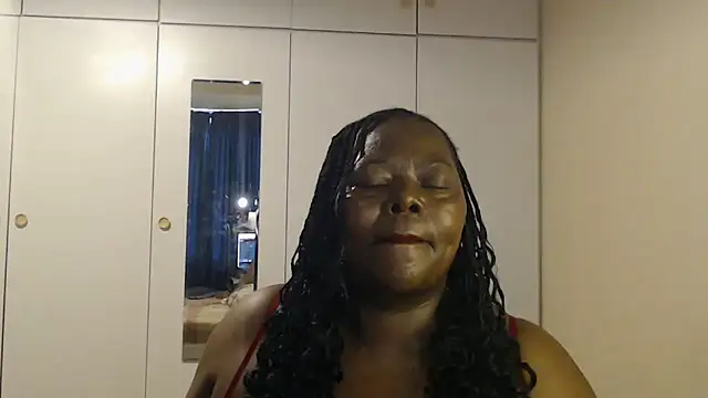 Snapshot of MatureBoobsDiva chatting on December 19, 2025, 9:16 am MatureBoobsDiva online show from December 19, 2025, 9:16 am