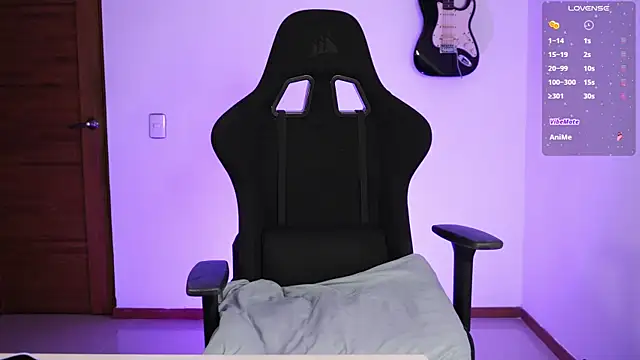 Elle online show from September 14, 2025, 1:38 am