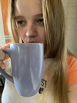 Snapshot of -MimmiLissa- chatting on March 9, 2025, 9:02 am -MimmiLissa- online show from March 9, 2025, 9:02 am