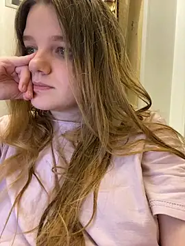 Snapshot of -MimmiLissa- chatting on November 10, 2025, 8:08 pm -MimmiLissa- online show from November 10, 2025, 8:08 pm