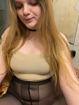 Snapshot of -MimmiLissa- chatting on November 28, 2025, 2:20 pm -MimmiLissa- online show from November 28, 2025, 2:20 pm