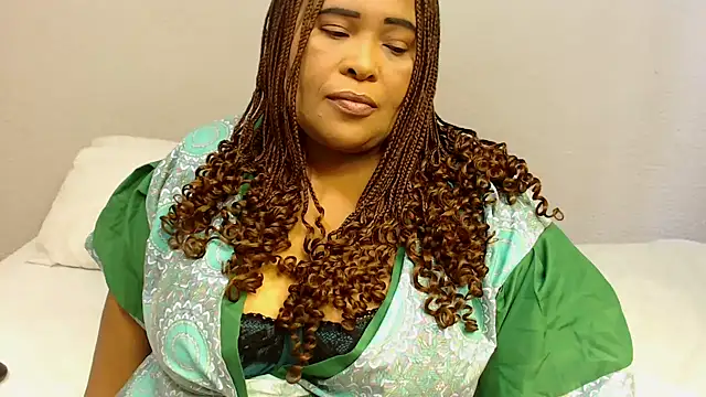 zandile online show from October 3, 2025, 12:13 pm