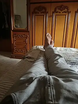 Snapshot of Bobby967 chatting on November 18, 2025, 9:36 am Bobby967 online show from November 18, 2025, 9:36 am