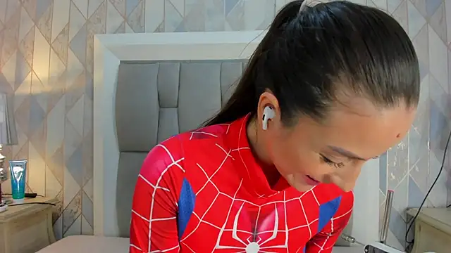 Princsgirl  online show from February 9, 2026, 7:40 pm