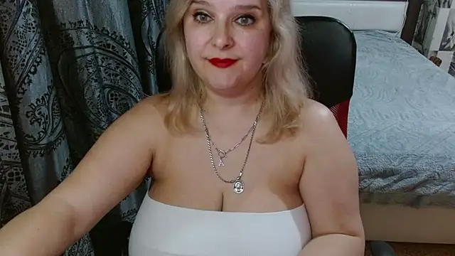 Boolochka online show from April 22, 2026, 7:26 pm
