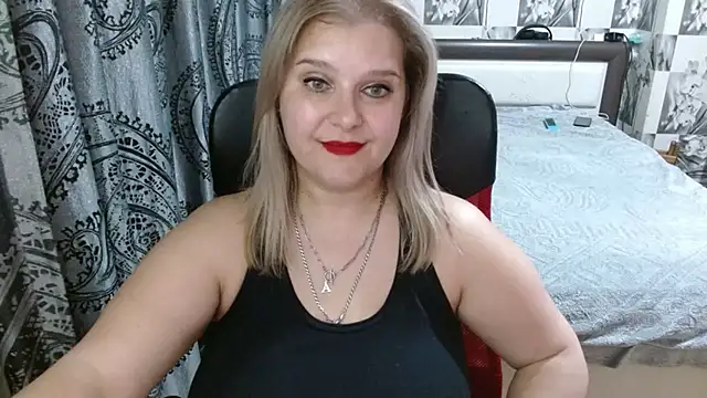 Snapshot of Boolochka chatting on May 19, 2026, 8:04 pm Boolochka online show from May 19, 2026, 8:04 pm