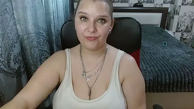 Snapshot of Boolochka chatting on June 3, 2026, 1:57 pm Boolochka online show from June 3, 2026, 1:57 pm