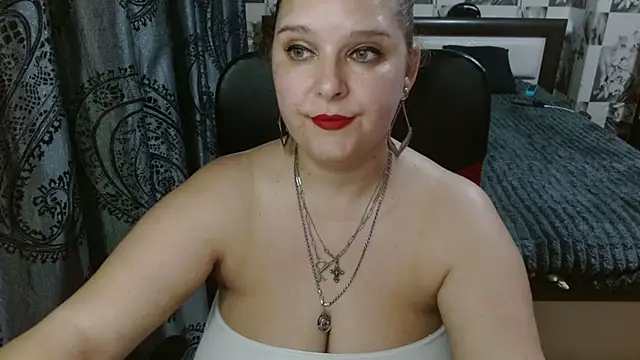 Snapshot of Boolochka chatting on June 6, 2026, 7:29 pm Boolochka online show from June 6, 2026, 7:29 pm