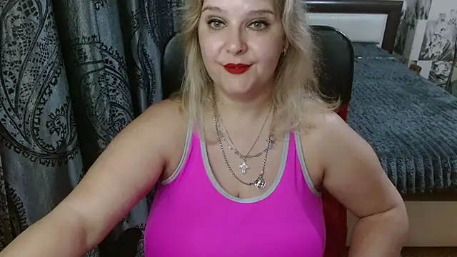 Snapshot of Boolochka chatting on June 23, 2026, 7:45 pm Boolochka online show from June 23, 2026, 7:45 pm