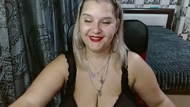 Snapshot of Boolochka chatting on July 17, 2026, 7:52 pm Boolochka online show from July 17, 2026, 7:52 pm