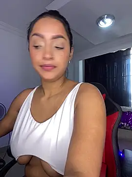 Snapshot of Shantal_Lovee chatting on January 8, 2025, 4:44 pm Shantal Lovee online show from January 8, 2025, 4:44 pm